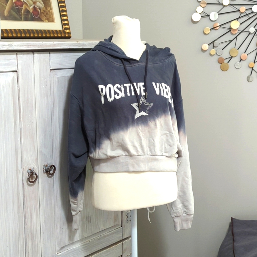 NWOT Positive Vibes Hoodie Sweatshirt Cropped